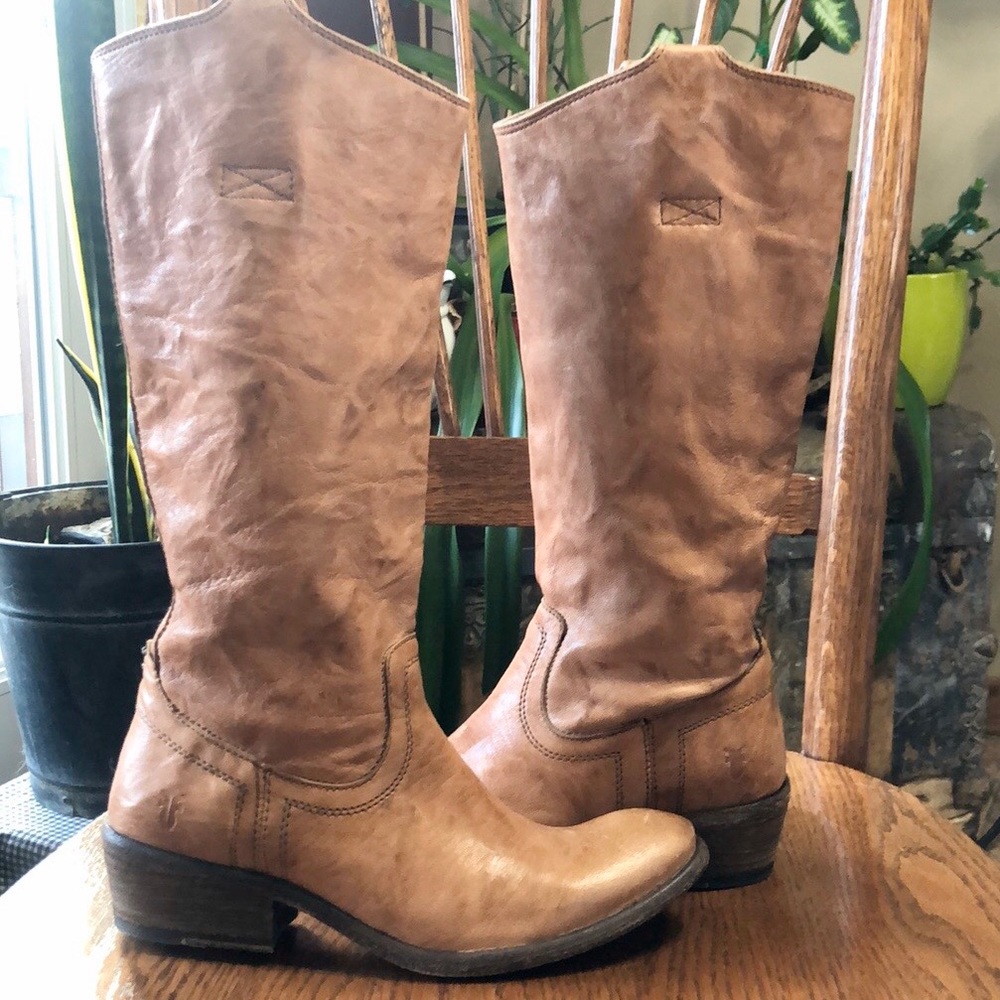 6.5 Frye “Carson” boots
